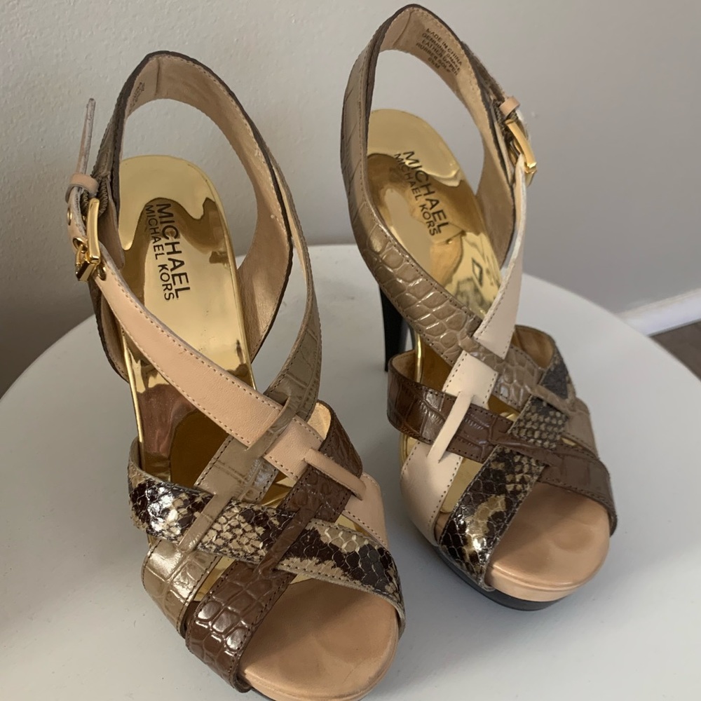 EUC ✨ Michael Kors Niki cross strap sandal - Picture 3 of 11